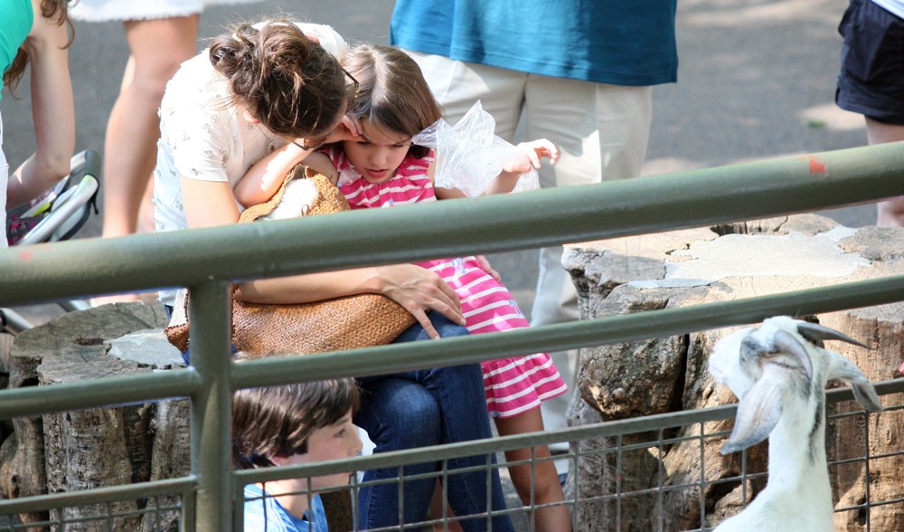 Katie Holmes;Suri Cruise;<br>Katie Holmes and Suri Cruise Spend The Afternoon at The Central Park Zoo