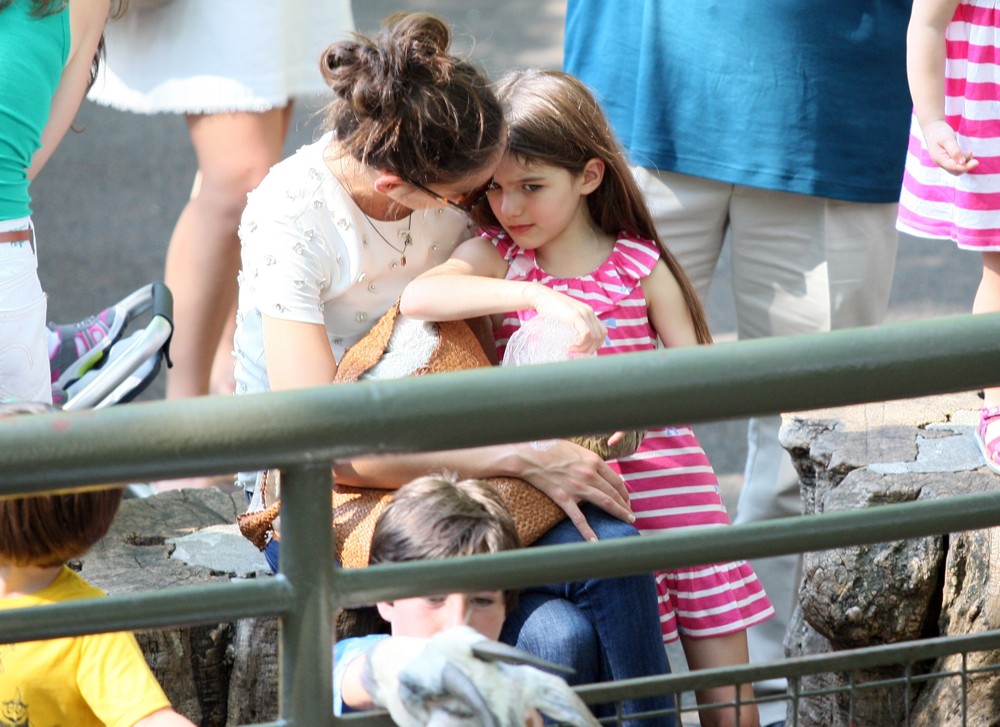Katie Holmes;Suri Cruise;<br>Katie Holmes and Suri Cruise Spend The Afternoon at The Central Park Zoo