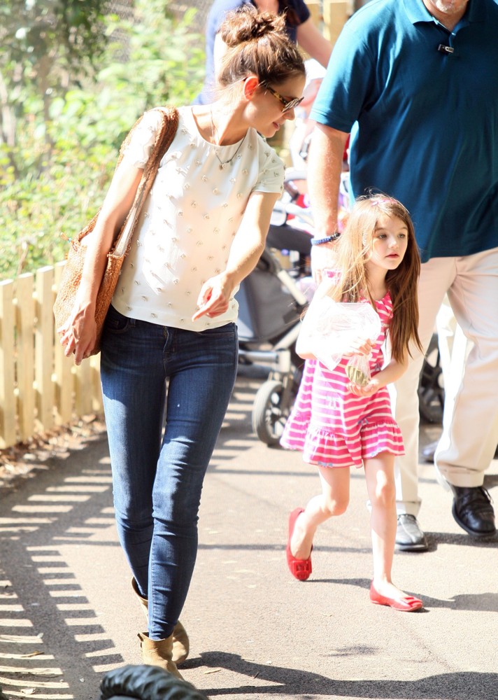 Katie Holmes;Suri Cruise;<br>Katie Holmes and Suri Cruise Spend The Afternoon at The Central Park Zoo