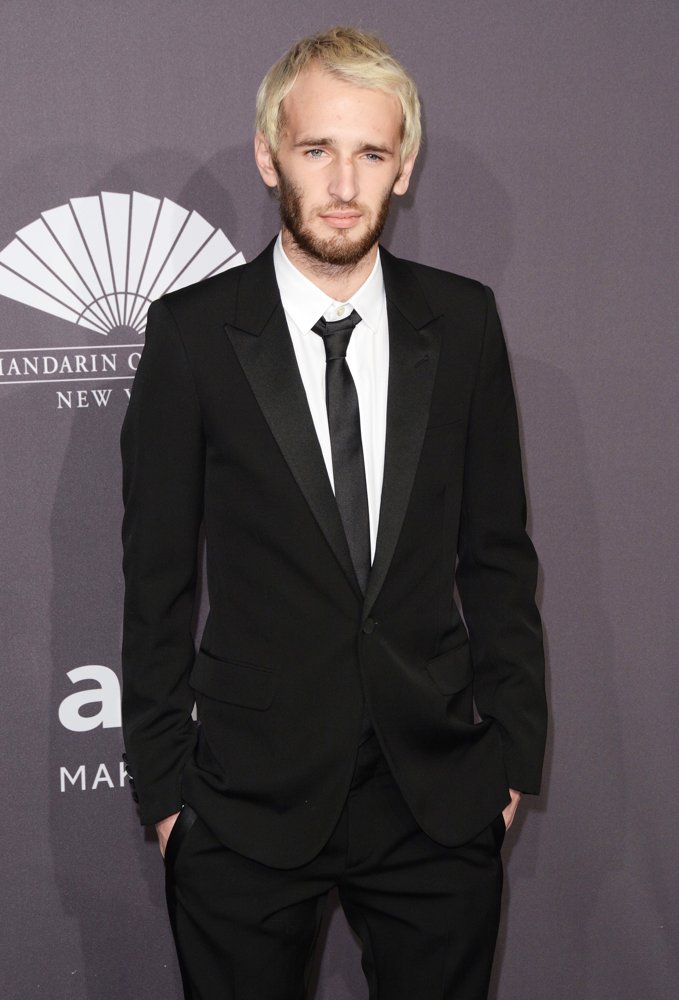 Hopper Penn Picture 1 - amfAR New York 2017 Gala - Red Carpet Arrivals