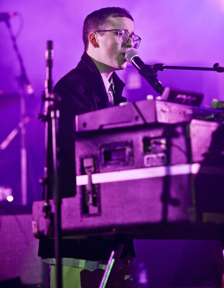 Hot Chip;<br>Hot Chip Performing Live