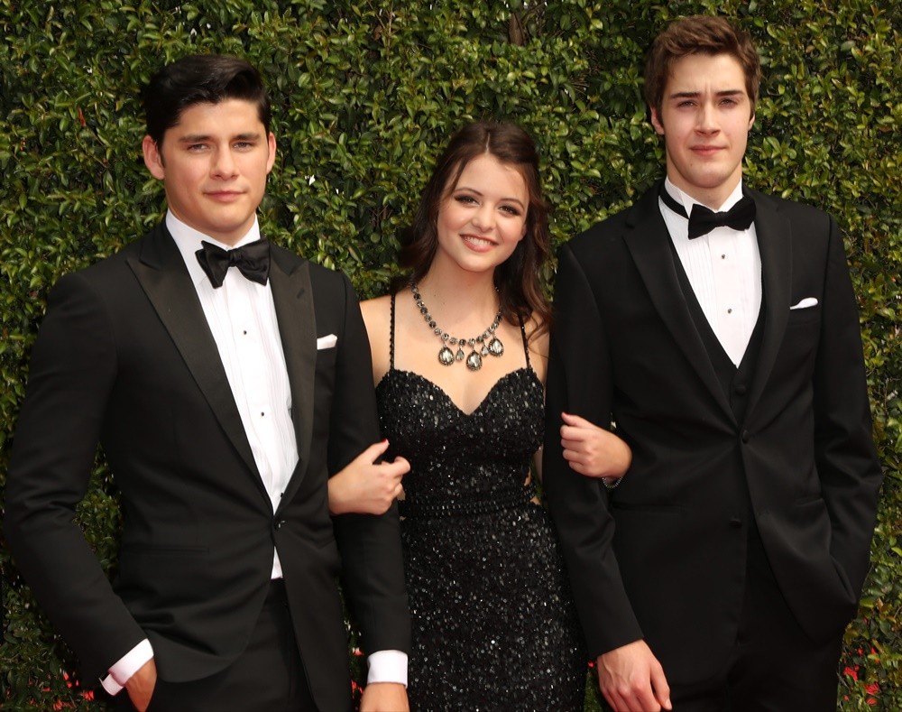 ricardo hoyos Picture 3 - 2015 Creative Arts Emmy Awards ...
Eric Osborne And Ana Golja Kissing