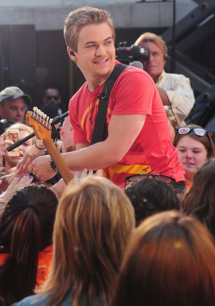 Hunter Hayes Picture 52 Hunter Hayes Performs as Part of The Toyota