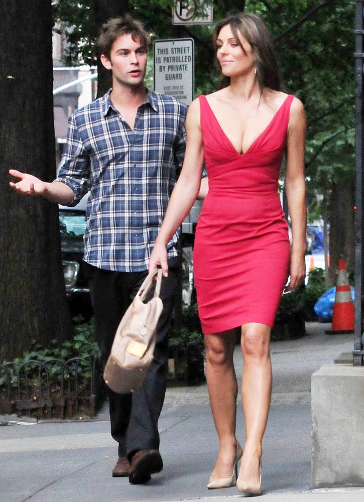 Chace Crawford;Elizabeth Hurley;<br>Shooting for Gossip Girl
