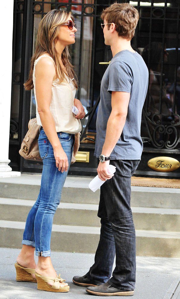 Elizabeth Hurley;Chace Crawford;<br>Shooting for Gossip Girl