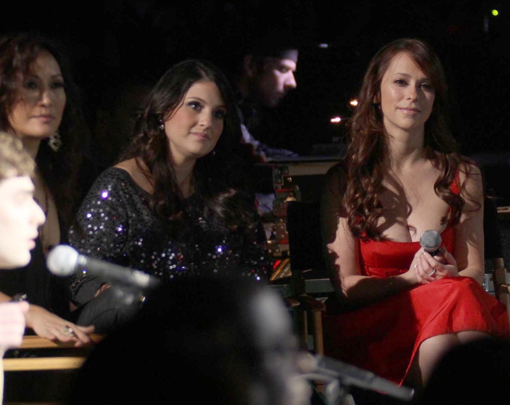 Carrie Ann Inaba;Jennifer Love Hewitt;<br>102.7 KIIS FM's Jingle Ball 2011 - Show
