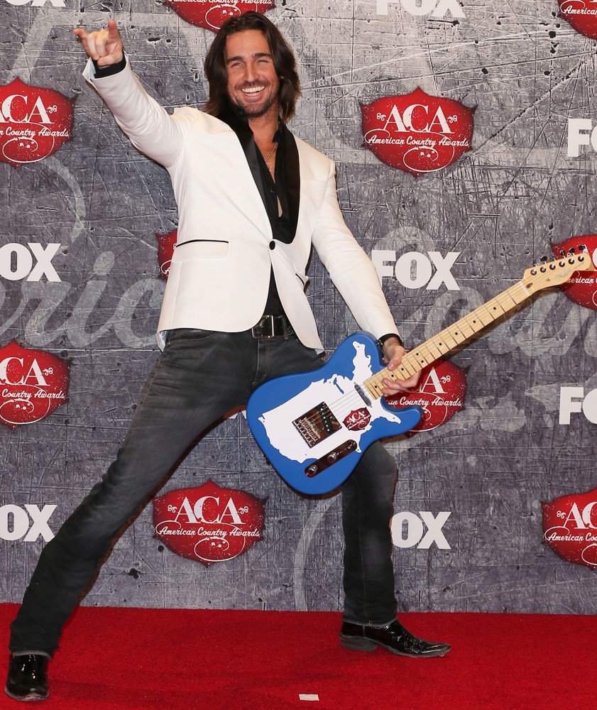 Jake Owen;<br>2012 American Country Awards - Press Room
