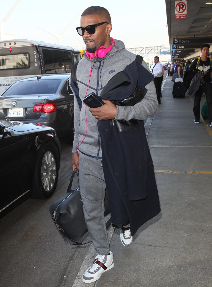 Jamie Foxx Arrives at Los Angeles International Airport