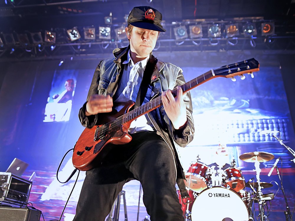 Jamie T Performing Live on Stage