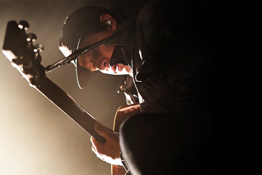 Jamie T Performing Live on Stage