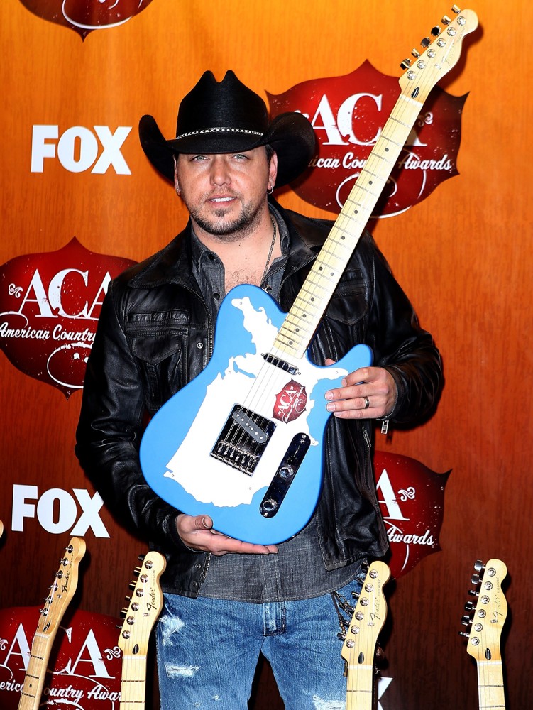 Jason Aldean;<br>2011 American Country Awards - Press Room
