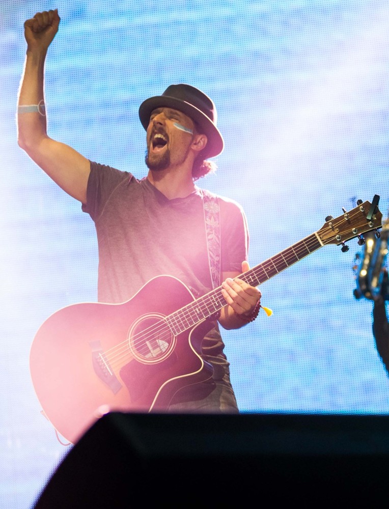Jason Mraz;<br>Jason Mraz Performs Live