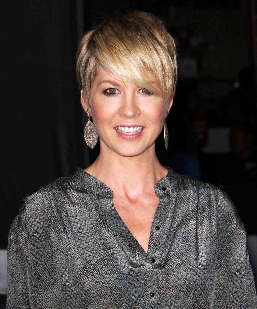Jenna Elfman;<br>The Premiere of In Time - Arrivals