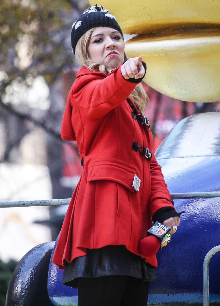 Jennette McCurdy;<br>86th Annual Macy's Thanksgiving Day Parade