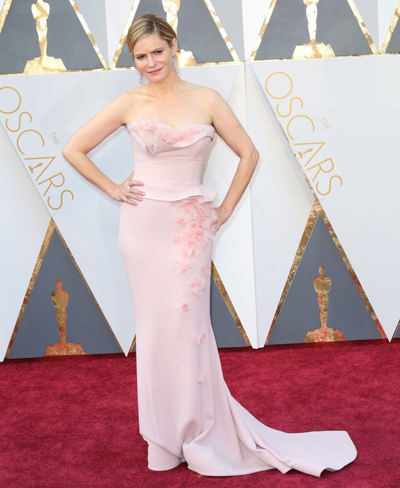 Jennifer Jason Leigh<br>88th Annual Academy Awards - Red Carpet Arrivals