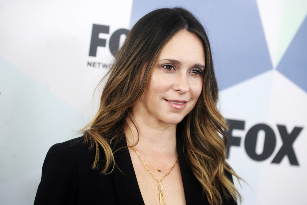 Jennifer Love Hewitt Pictures, Latest News, Videos.