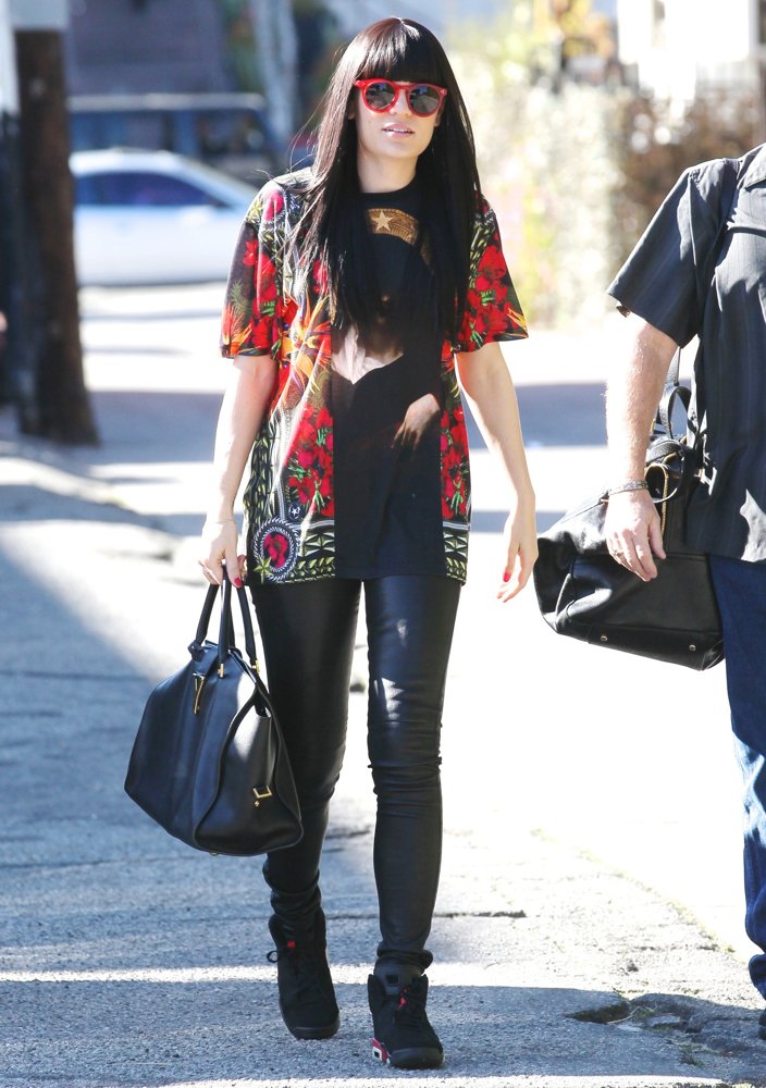 Jessie J Picture 1 Jessie J Heads The Recording Studio