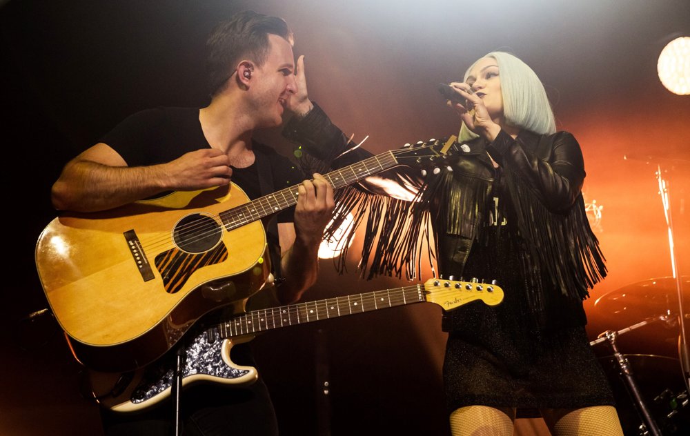 Jessie J;<br>Jessie J Performing Live on Stage
