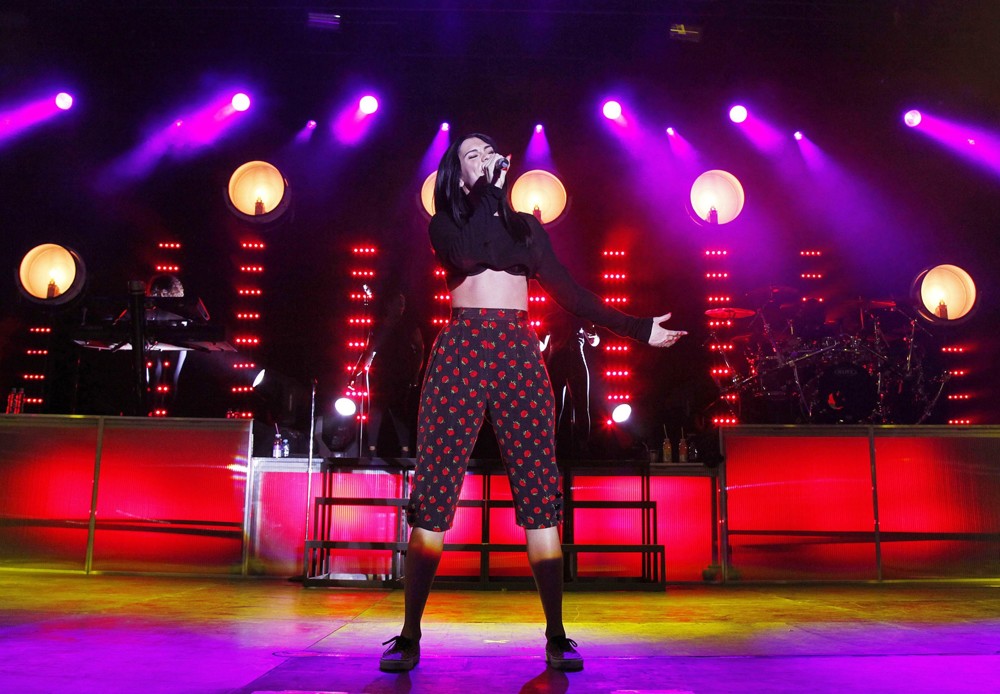 Jessie J;<br>Jessie J Performing Live on Stage