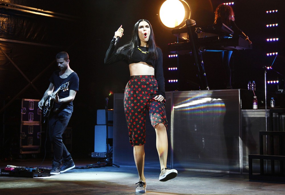 Jessie J;<br>Jessie J Performing Live on Stage
