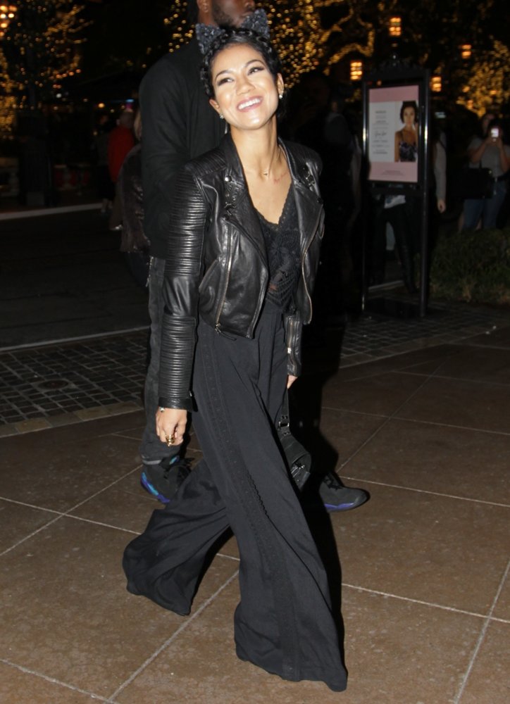 Jhene Aiko Picture 15 Jhene Aiko Promotes Her Lovers Friends