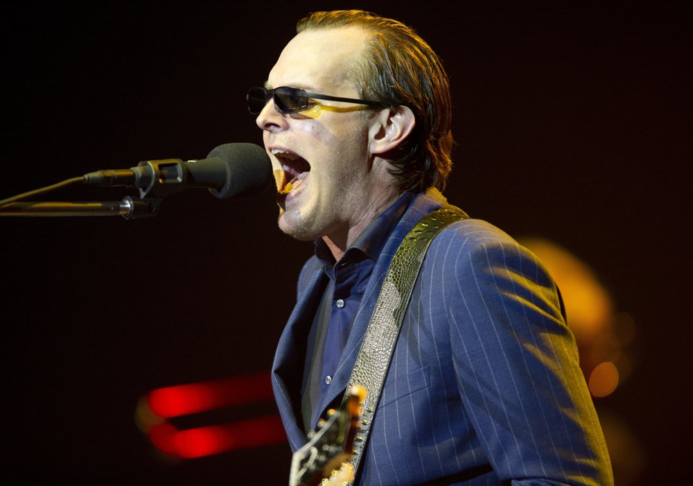 Joe Bonamassa Pictures with High Quality Photos