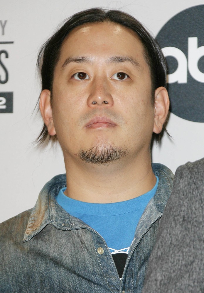 Joe Hahn Picture 1 - The 40th Anniversary American Music Awards - Press