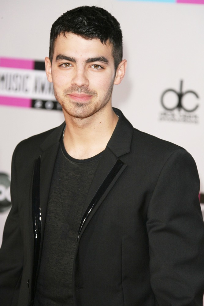 Joe Jonas;Jonas Brothers;<br>2011 American Music Awards - Arrivals