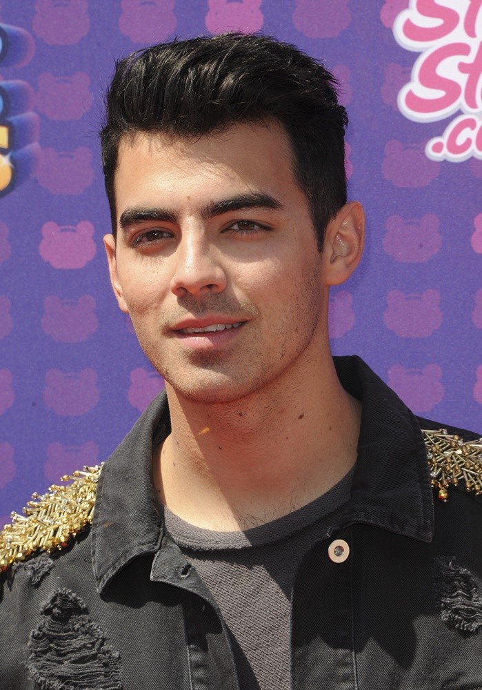 Joe Jonas in 2016 Radio Disney Music Awards - Arrivals.