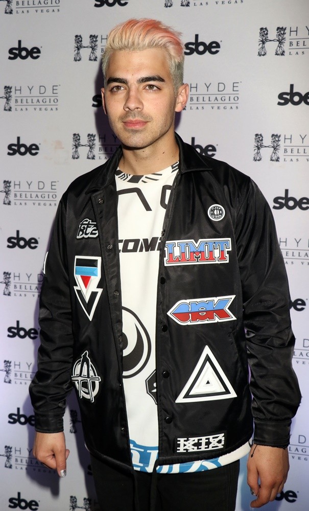 Joe Picture 1287 - Joe Jonas at Hyde Bellagio