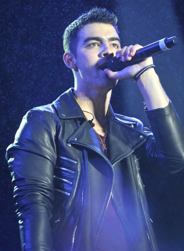 Joe Jonas;Jonas Brothers;<br>B96 Pepsi SummerBash 2011