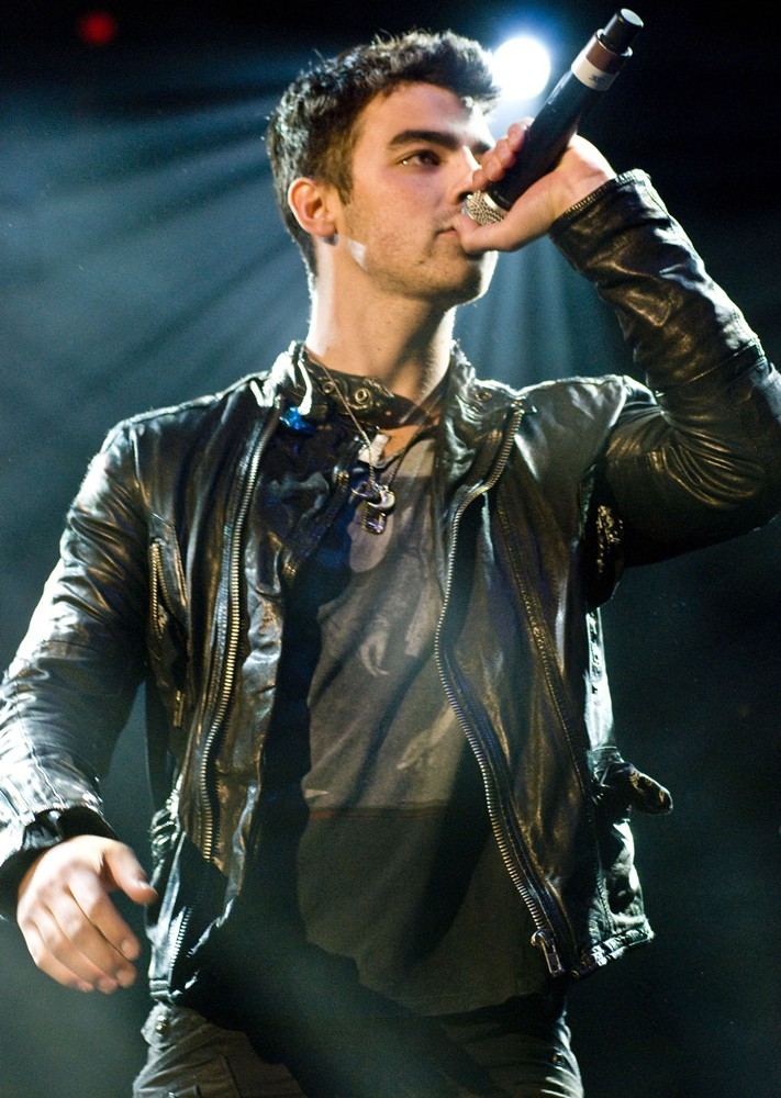 Joe Jonas;<br>B96 Sobe Lifewater Jingle Bash