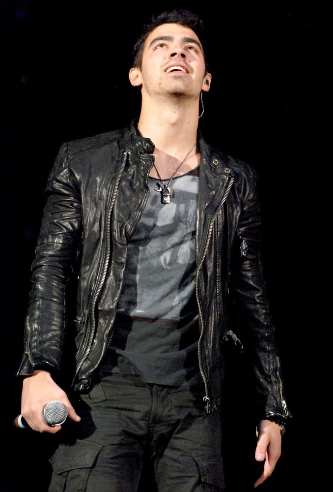 Joe Jonas;<br>B96 Sobe Lifewater Jingle Bash