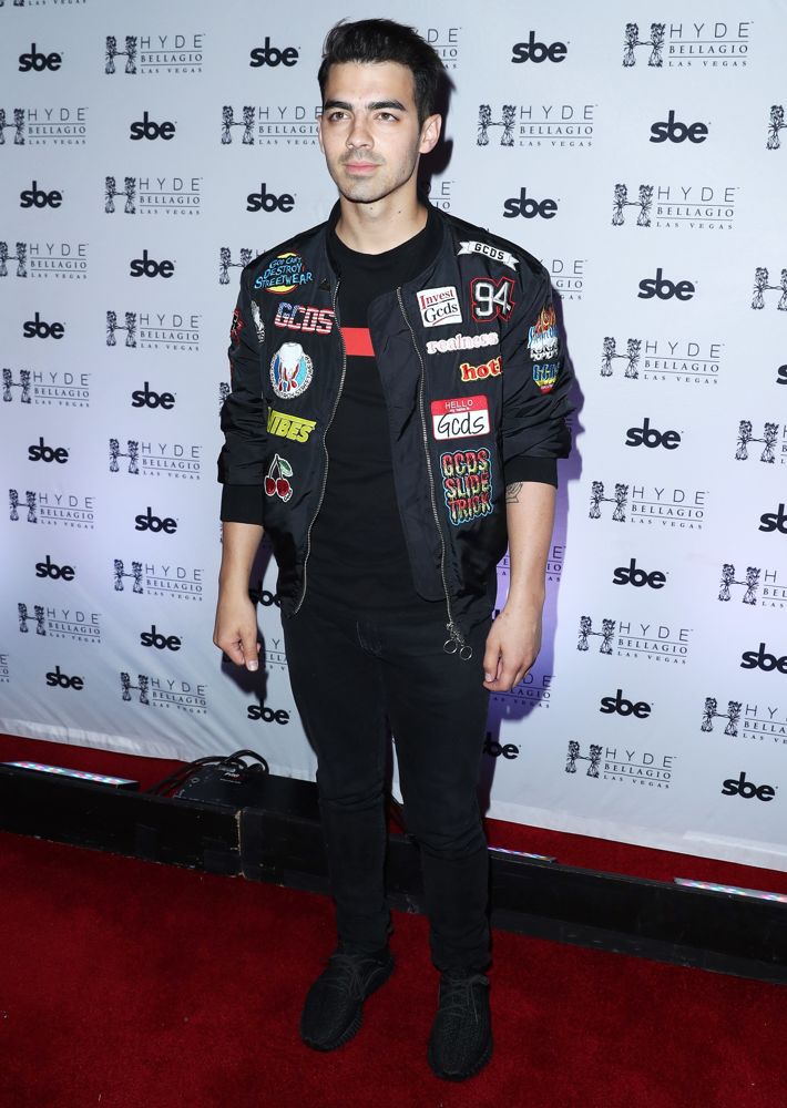 Joe Jonas Kicks Off Memorial Day Weekend
