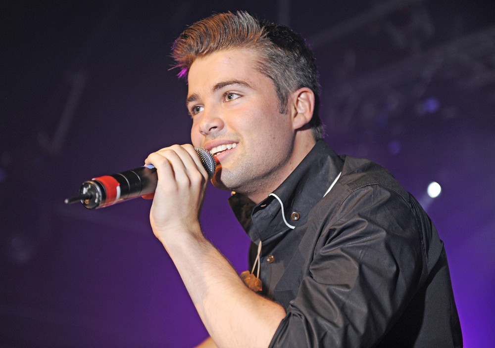Joe McElderry;<br>Joe McElderry Performing Live