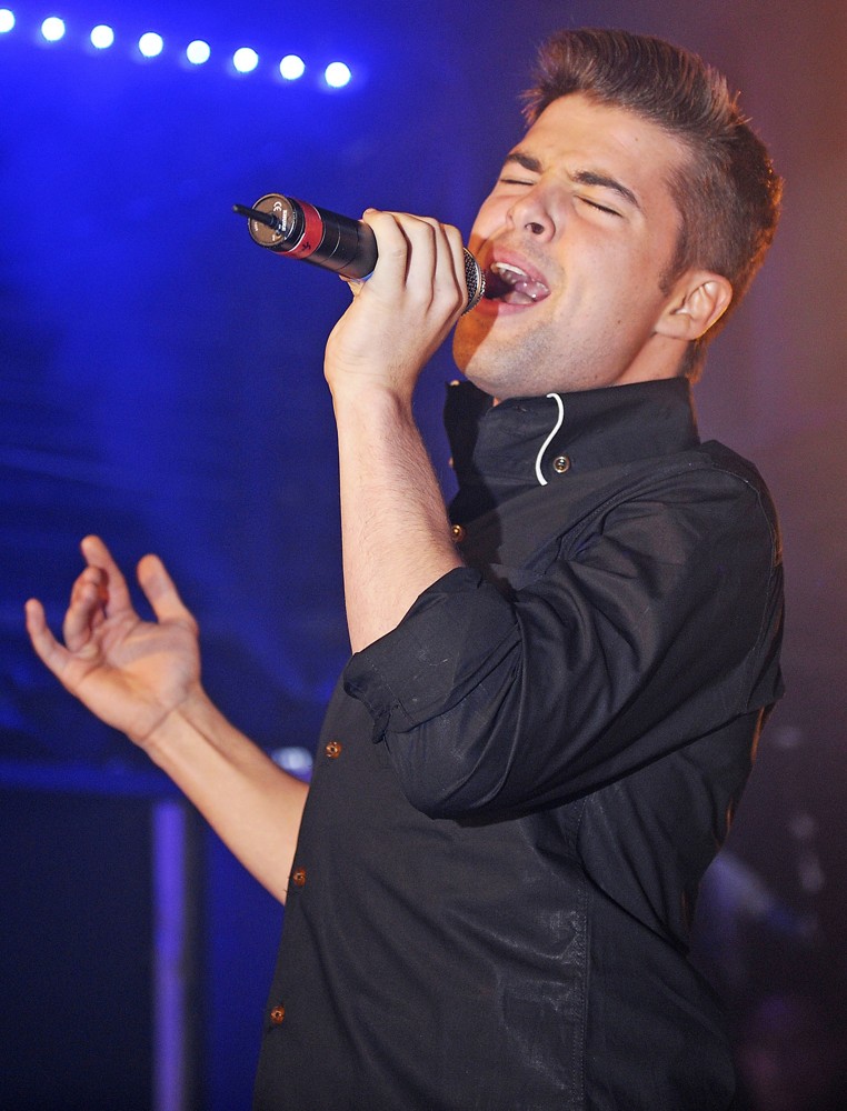 Joe McElderry;<br>Joe McElderry Performing Live