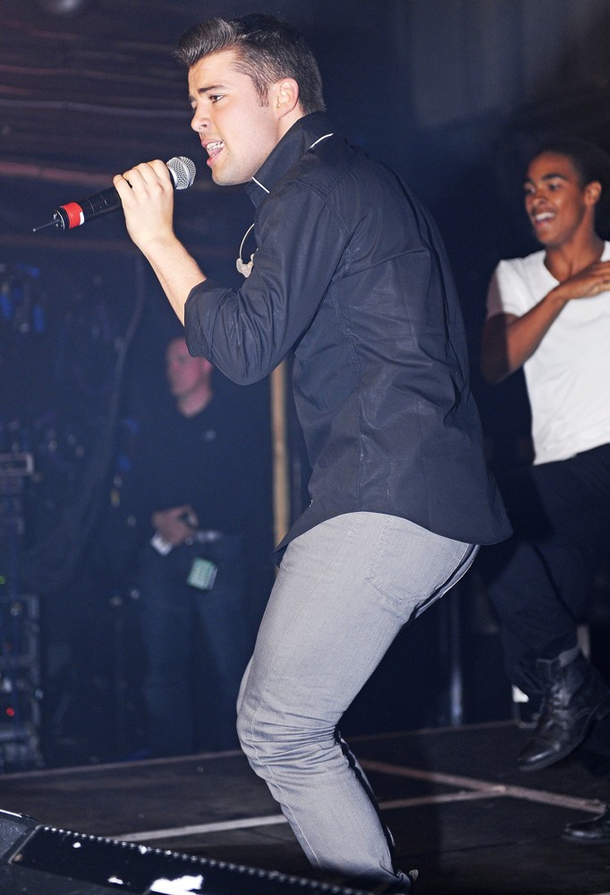 Joe McElderry;<br>Joe McElderry Performing Live
