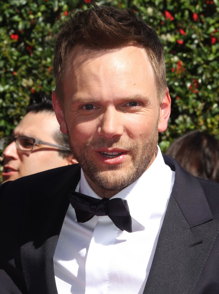Joel McHale;<br>2014 Creative Arts Emmy Awards - Arrivals