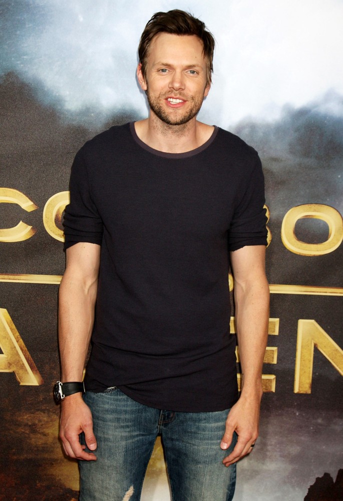 Joel McHale;<br>Cowboys and Aliens Premiere - Arrivals