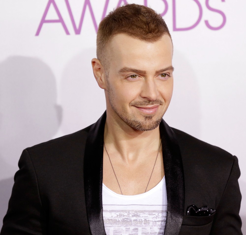 Joey Lawrence;<br>People's Choice Awards 2013 - Red Carpet Arrivals