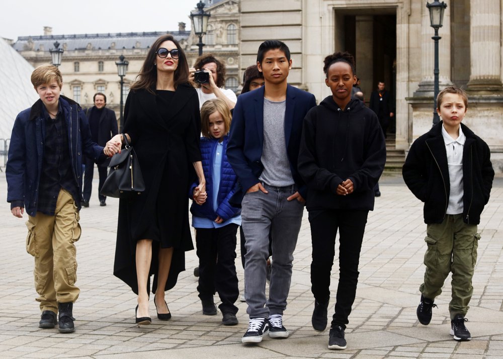 Shiloh Jolie-Pitt;Angelina Jolie;Vivienne Jolie-Pitt;Pax Jolie-Pitt;Zahara Jolie-Pitt;Knox Leon;<br>Angelina Jolie Visits The Louvre in Paris with Her Kids
