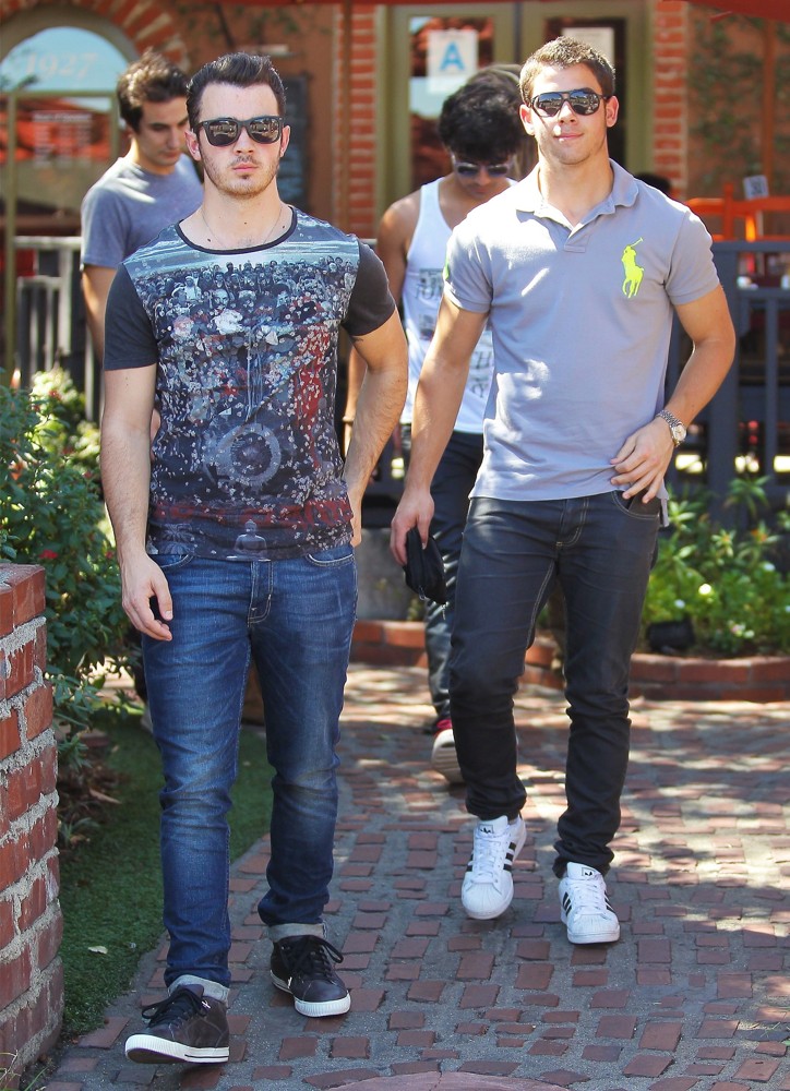 Jonas Brothers;<br>Jonas Brothers Seen Exiting A Restaurant