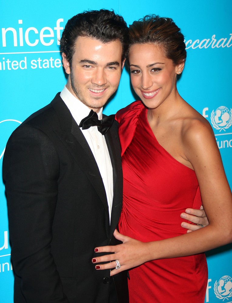 Kevin Jonas, Danielle Deleasa in 2011 UNICEF Snowflake Ball - Arrivals.