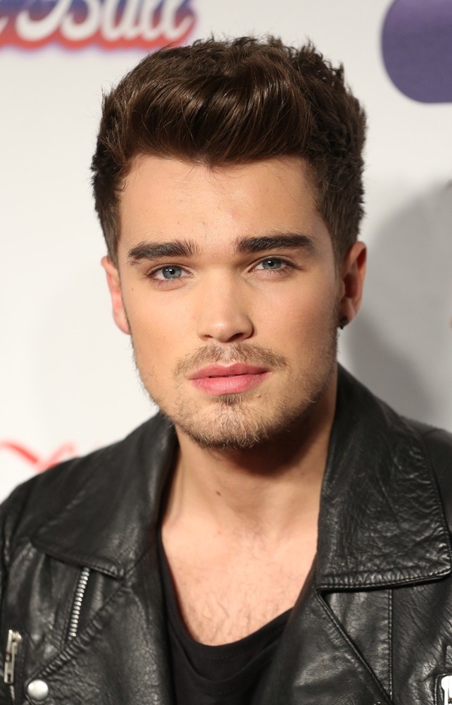 Josh Cuthbert Picture 1 World Premiere of Skyfall Arrivals