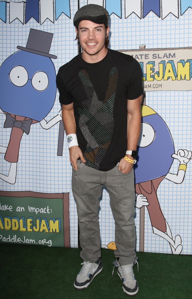 Josh Henderson;<br>The 2010 Ultimate Slam PaddleJam Celebrity Ping Pong Tournament