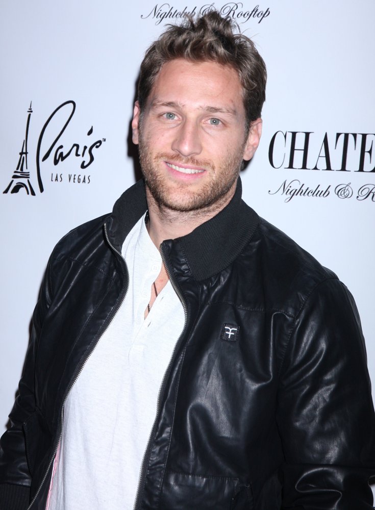 Juan Pablo Galavis Hosts Bachelorette Bash