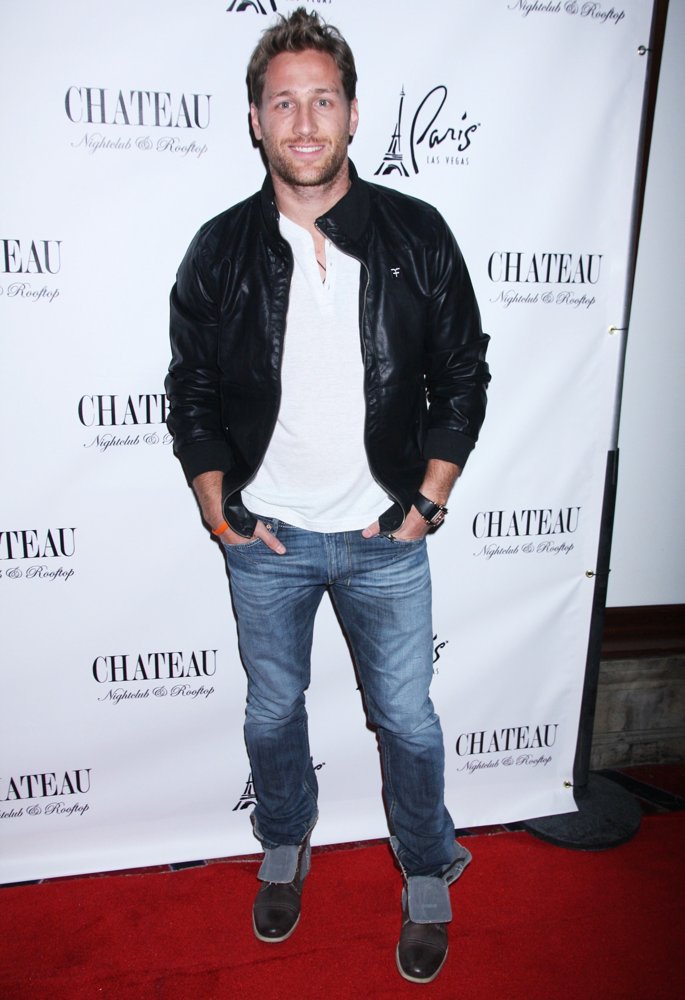 Juan Pablo Galavis Hosts Bachelorette Bash