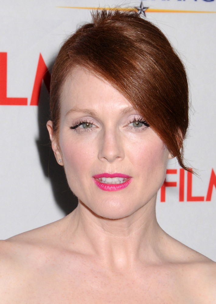 Julianne Moore Picture 1 - New York Premiere of Game Change - Arrivals