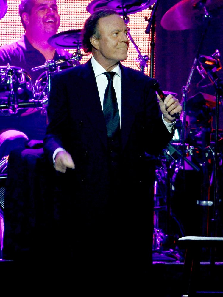 Julio Iglesias;<br>Julio Iglesias Performs at Hard Rock Live