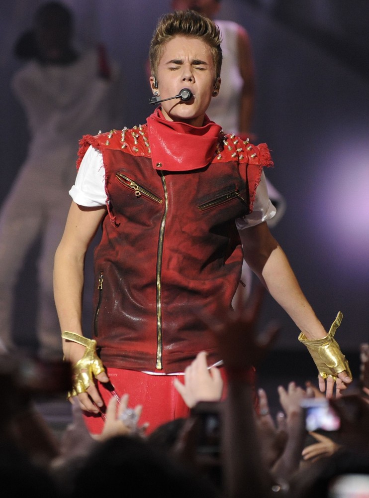 Justin Bieber;<br>2012 MuchMusic Video Awards - Show